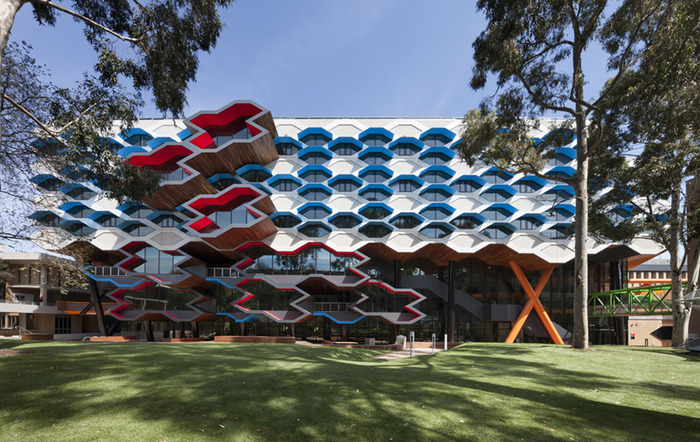 Фактурные фасады: институт в Австралии