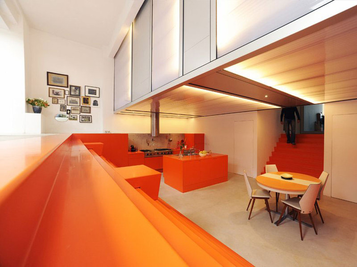 Оранжевая кухня в Роттердаме