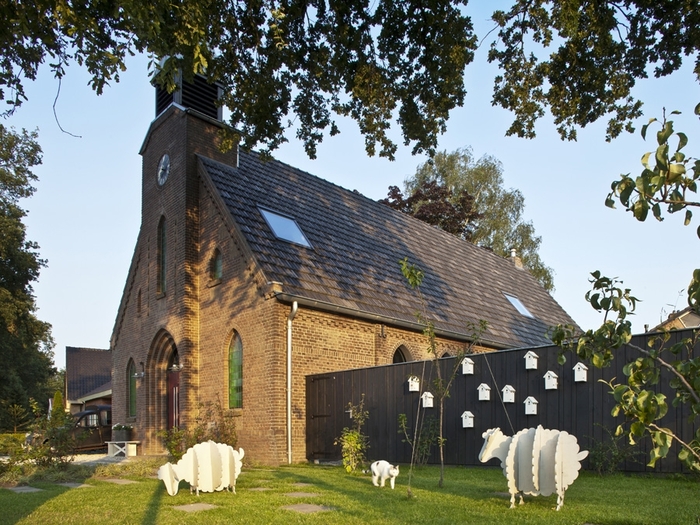 Новенькая жизнь: бывшая церковь в Голландии