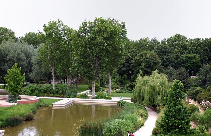 Парк Берси в Париже